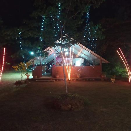 Hotel Agoura Hills Kurunegala Esterno foto